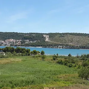  Apartment Bridge And Beach